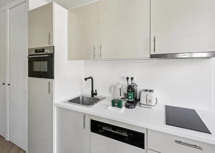 Lavie Maison Luminous Near Montmartre