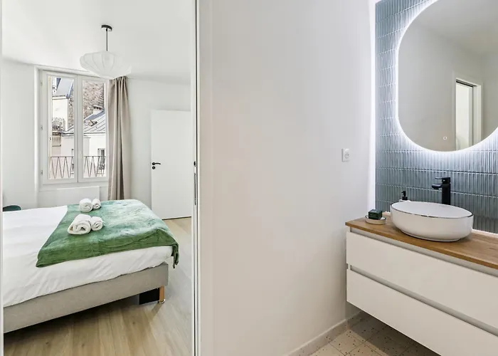 Lavie Maison Luminous Near Montmartre Paříž