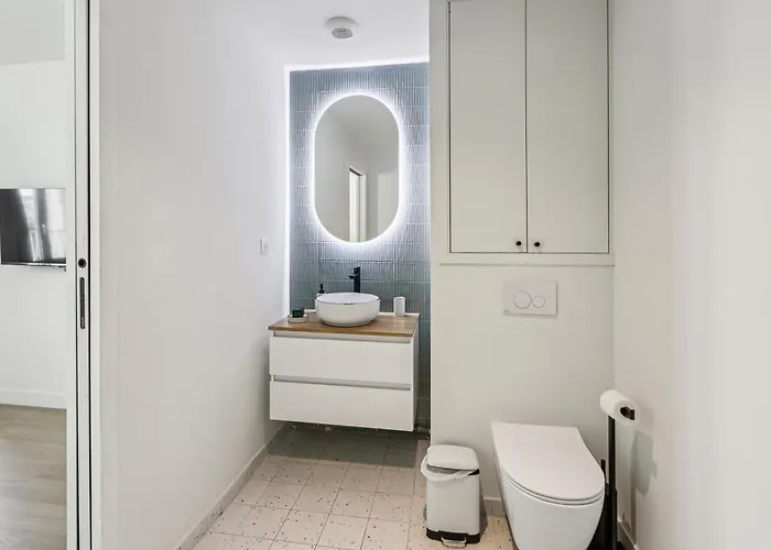 Lavie Maison Luminous Near Montmartre Paříž